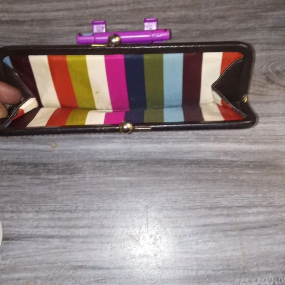 Coach Signature Vintage Kiss Lock And Multi Colored Interior Trifold Wallet - Picture 5 of 13